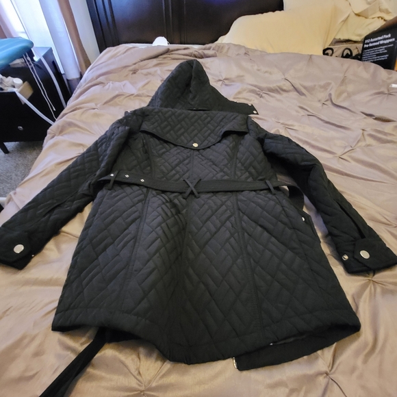 Calvin Klein - Picture 5 of 8